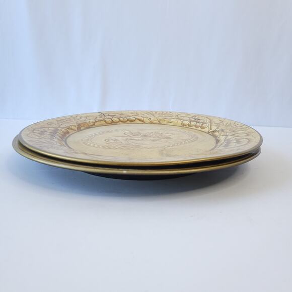 Set of 2 Raymond Waites for Toyo Trading Decorative Plates Lion Grapes Yellow - Picture 8 of 8